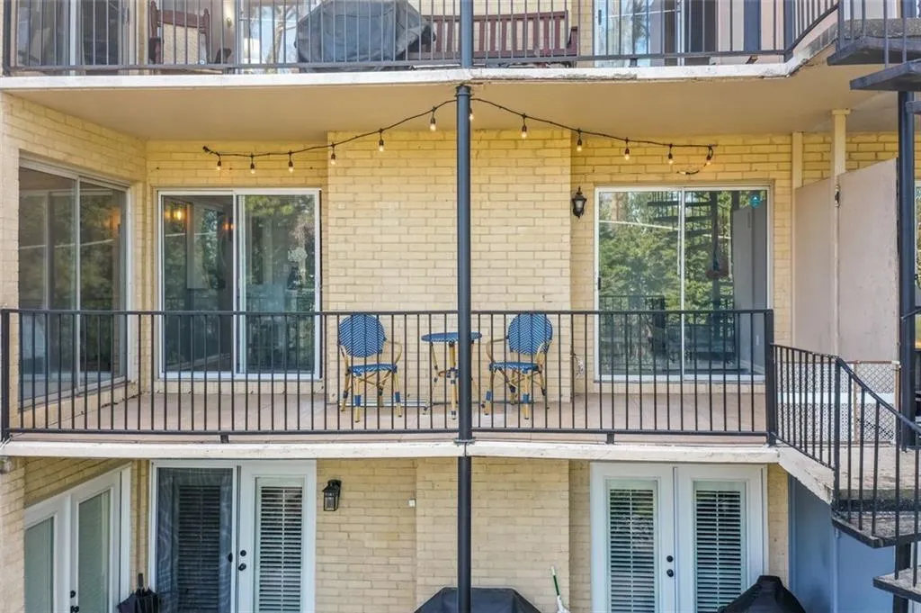 5400 Roswell Road Unit N11, Atlanta, Georgia 30342, 2 Bedrooms Bedrooms, ,2 BathroomsBathrooms,Residential,Sold,5400 Roswell Road Unit N11,6993515
