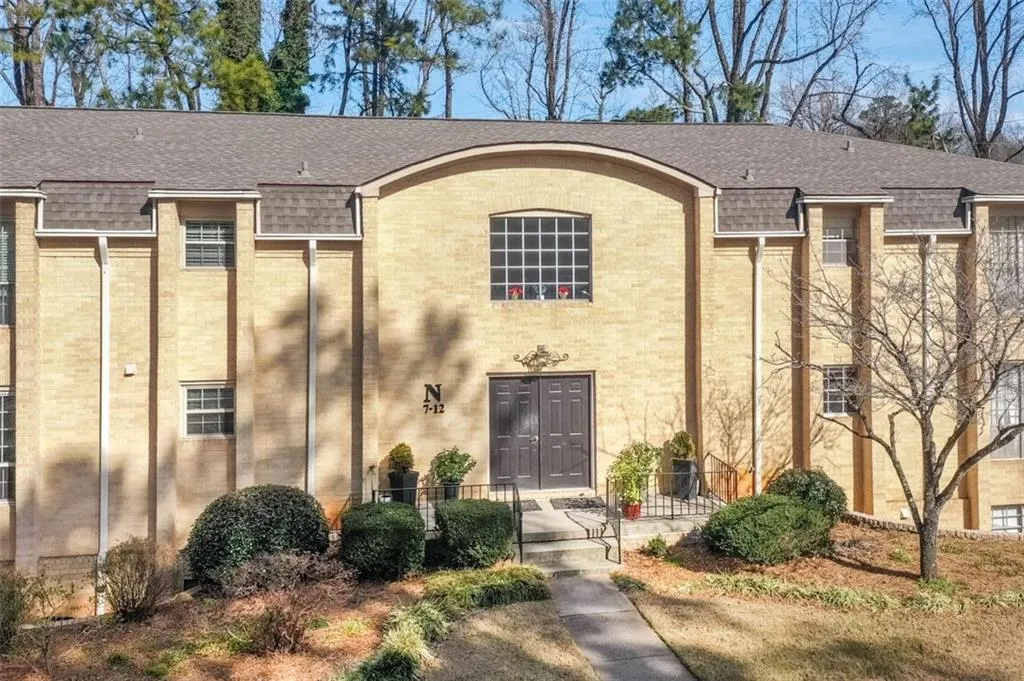 5400 Roswell Road Unit N11, Atlanta, Georgia 30342, 2 Bedrooms Bedrooms, ,2 BathroomsBathrooms,Residential,Sold,5400 Roswell Road Unit N11,6993515