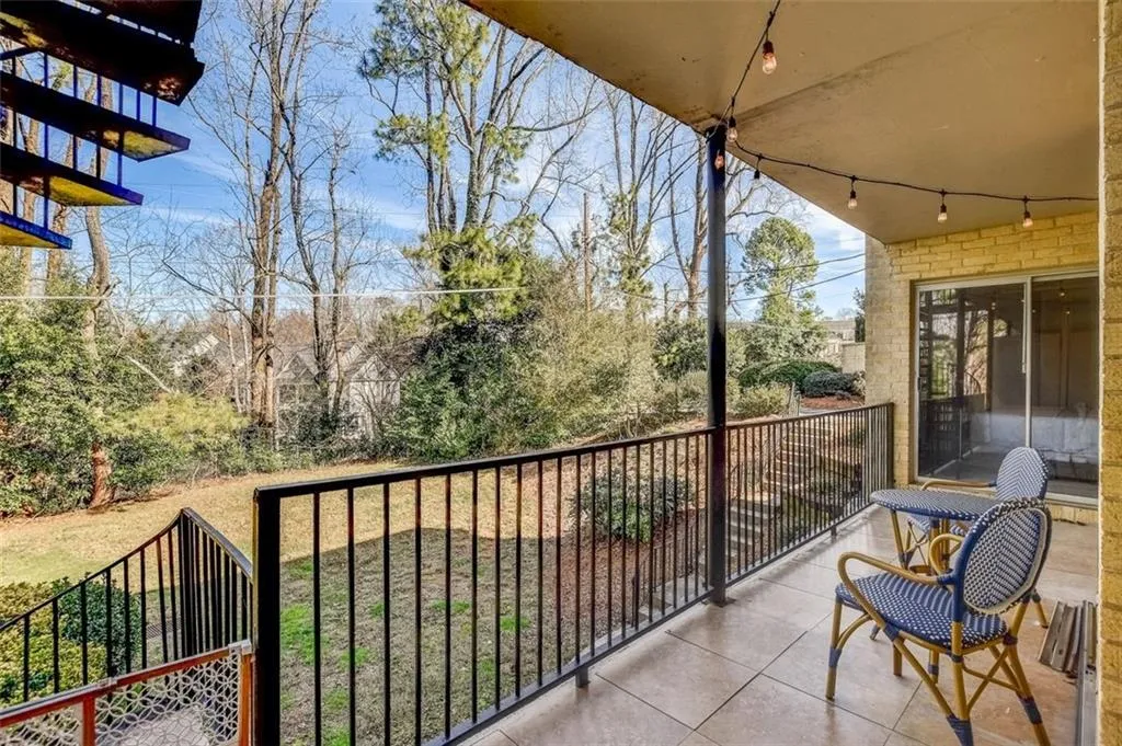 5400 Roswell Road Unit N11, Atlanta, Georgia 30342, 2 Bedrooms Bedrooms, ,2 BathroomsBathrooms,Residential,Sold,5400 Roswell Road Unit N11,6993515