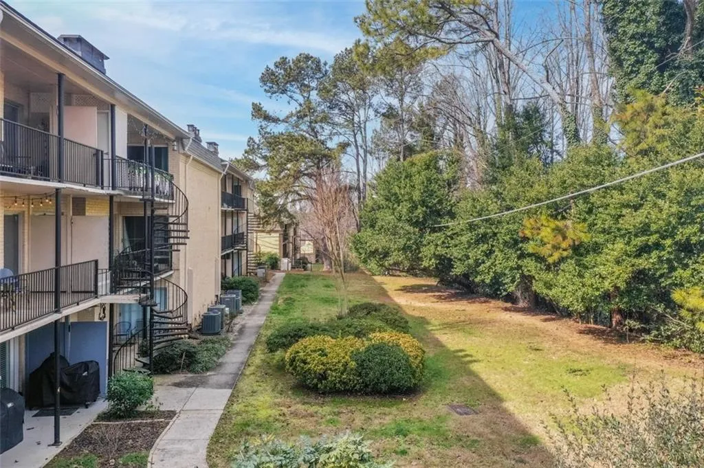 5400 Roswell Road Unit N11, Atlanta, Georgia 30342, 2 Bedrooms Bedrooms, ,2 BathroomsBathrooms,Residential,Sold,5400 Roswell Road Unit N11,6993515