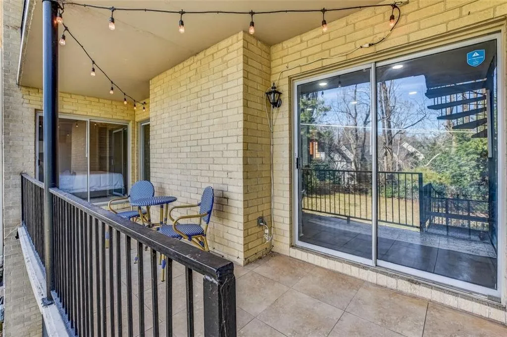 5400 Roswell Road Unit N11, Atlanta, Georgia 30342, 2 Bedrooms Bedrooms, ,2 BathroomsBathrooms,Residential,Sold,5400 Roswell Road Unit N11,6993515