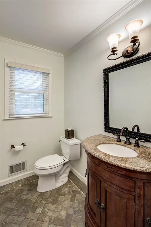 260 Skyridge Drive, Sandy Springs, Georgia 30350, 5 Bedrooms Bedrooms, ,3 BathroomsBathrooms,Residential,Sold,260 Skyridge Drive,5911864