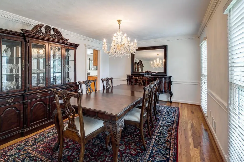 260 Skyridge Drive, Sandy Springs, Georgia 30350, 5 Bedrooms Bedrooms, ,3 BathroomsBathrooms,Residential,Sold,260 Skyridge Drive,5911864