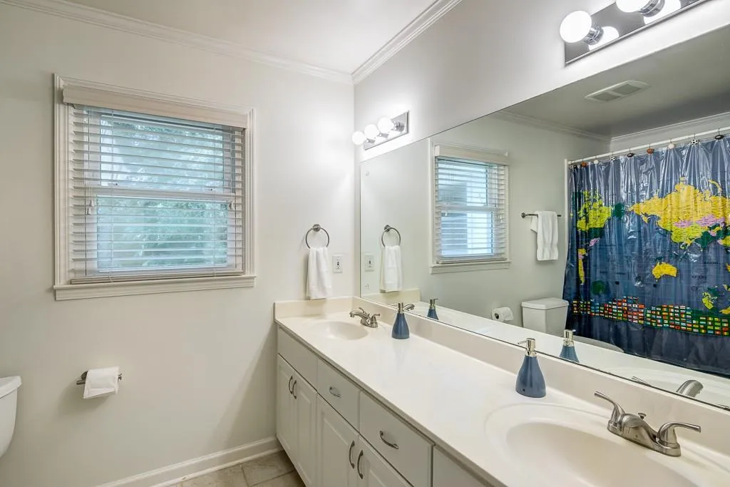 260 Skyridge Drive, Sandy Springs, Georgia 30350, 5 Bedrooms Bedrooms, ,3 BathroomsBathrooms,Residential,Sold,260 Skyridge Drive,5911864