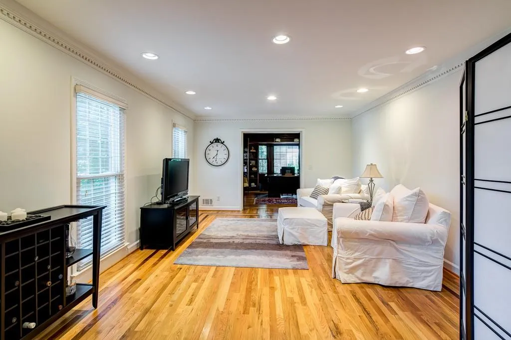 260 Skyridge Drive, Sandy Springs, Georgia 30350, 5 Bedrooms Bedrooms, ,3 BathroomsBathrooms,Residential,Sold,260 Skyridge Drive,5911864