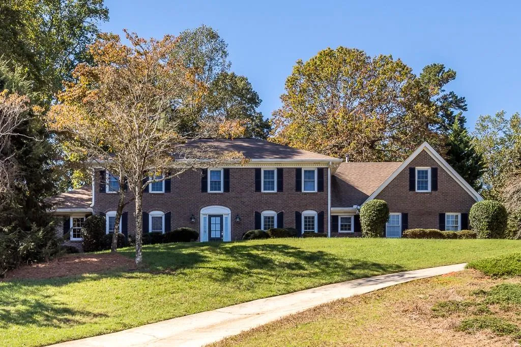 260 Skyridge Drive, Sandy Springs, Georgia 30350, 5 Bedrooms Bedrooms, ,3 BathroomsBathrooms,Residential,Sold,260 Skyridge Drive,5911864