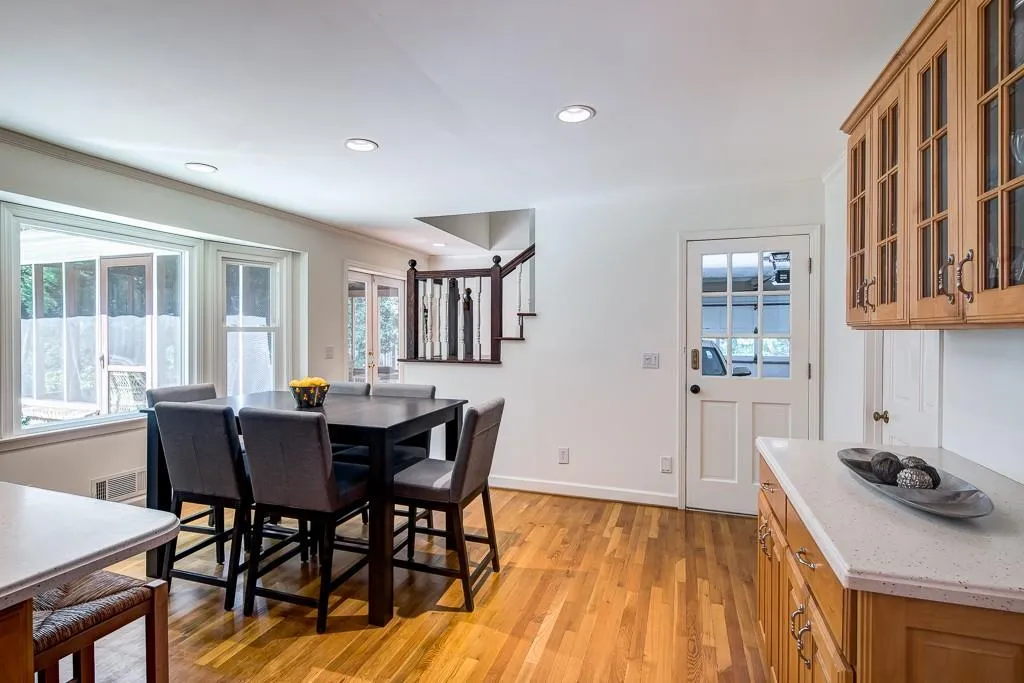 260 Skyridge Drive, Sandy Springs, Georgia 30350, 5 Bedrooms Bedrooms, ,3 BathroomsBathrooms,Residential,Sold,260 Skyridge Drive,5911864