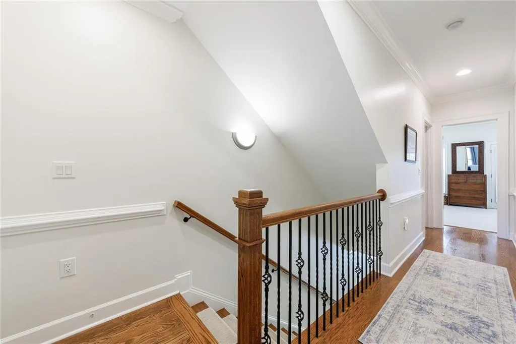 811 Creekgarden Court, Atlanta, Georgia 30339, 4 Bedrooms Bedrooms, ,4 BathroomsBathrooms,Residential,Sold,811 Creekgarden Court,7473553