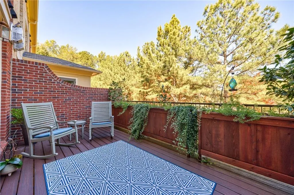 811 Creekgarden Court, Atlanta, Georgia 30339, 4 Bedrooms Bedrooms, ,4 BathroomsBathrooms,Residential,Sold,811 Creekgarden Court,7473553