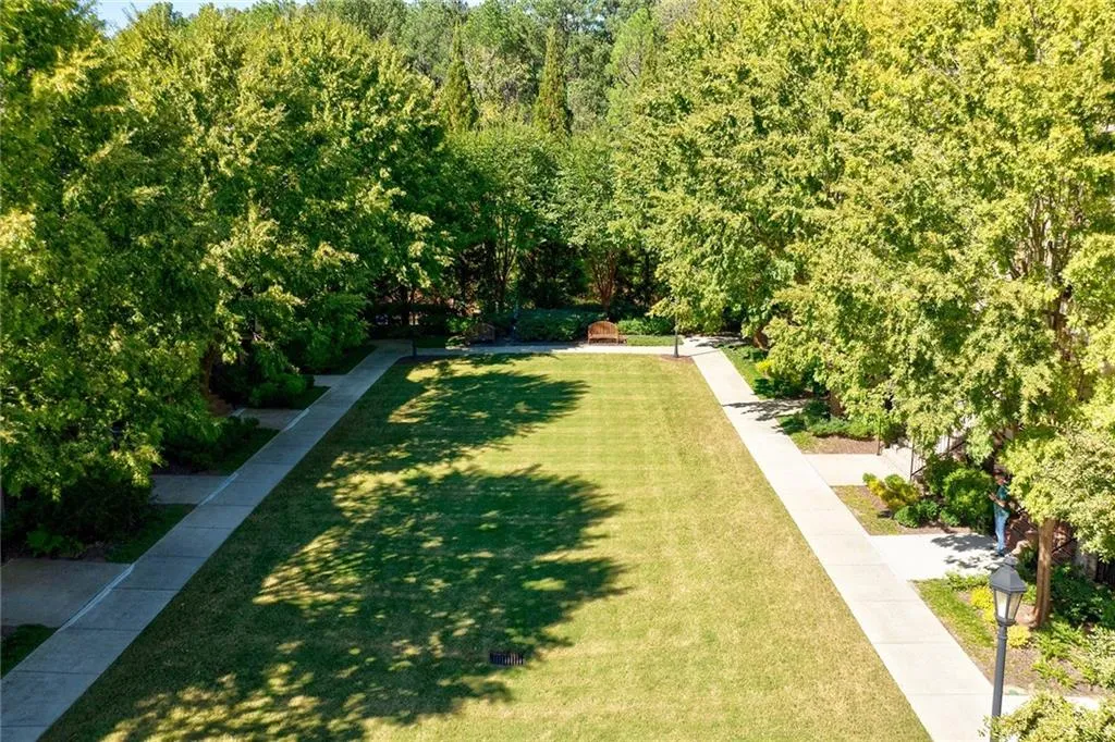 811 Creekgarden Court, Atlanta, Georgia 30339, 4 Bedrooms Bedrooms, ,4 BathroomsBathrooms,Residential,Sold,811 Creekgarden Court,7473553