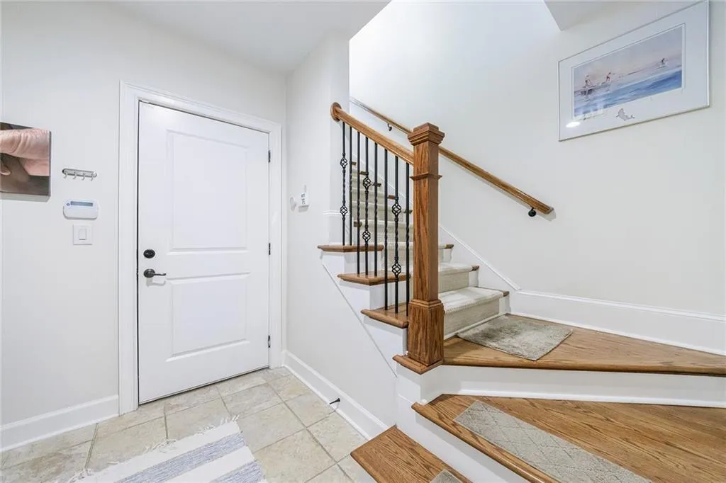 811 Creekgarden Court, Atlanta, Georgia 30339, 4 Bedrooms Bedrooms, ,4 BathroomsBathrooms,Residential,Sold,811 Creekgarden Court,7473553