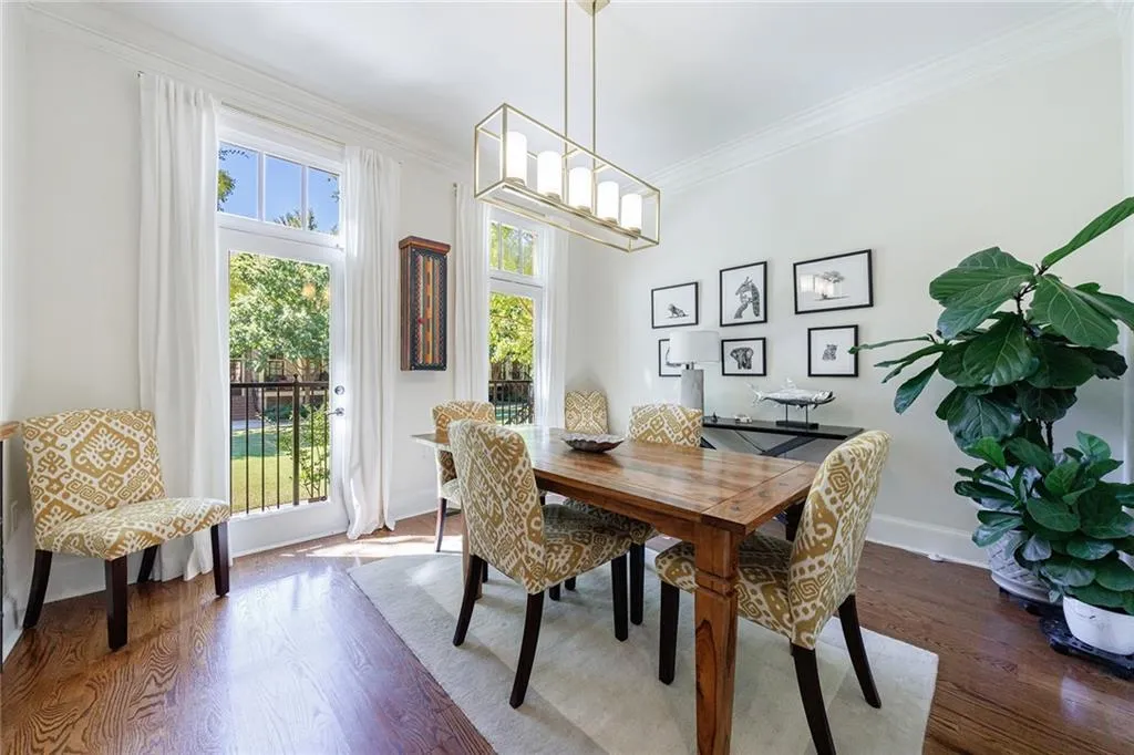 811 Creekgarden Court, Atlanta, Georgia 30339, 4 Bedrooms Bedrooms, ,4 BathroomsBathrooms,Residential,Sold,811 Creekgarden Court,7473553