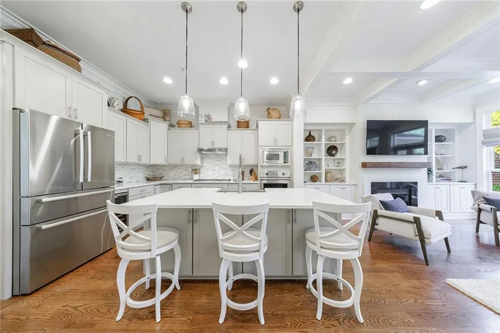 811 Creekgarden Court, Atlanta, Georgia 30339, 4 Bedrooms Bedrooms, ,4 BathroomsBathrooms,Residential,Sold,811 Creekgarden Court,7473553