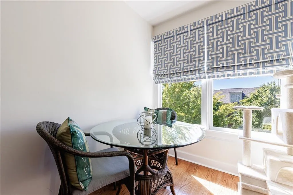 811 Creekgarden Court, Atlanta, Georgia 30339, 4 Bedrooms Bedrooms, ,4 BathroomsBathrooms,Residential,Sold,811 Creekgarden Court,7473553