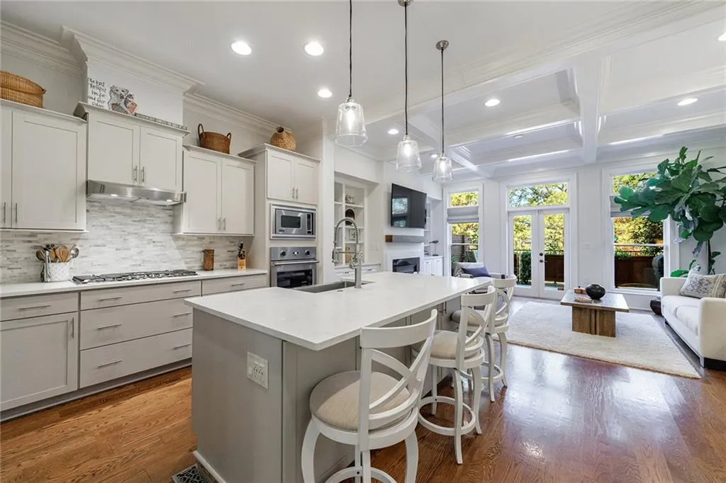 811 Creekgarden Court, Atlanta, Georgia 30339, 4 Bedrooms Bedrooms, ,4 BathroomsBathrooms,Residential,Sold,811 Creekgarden Court,7473553