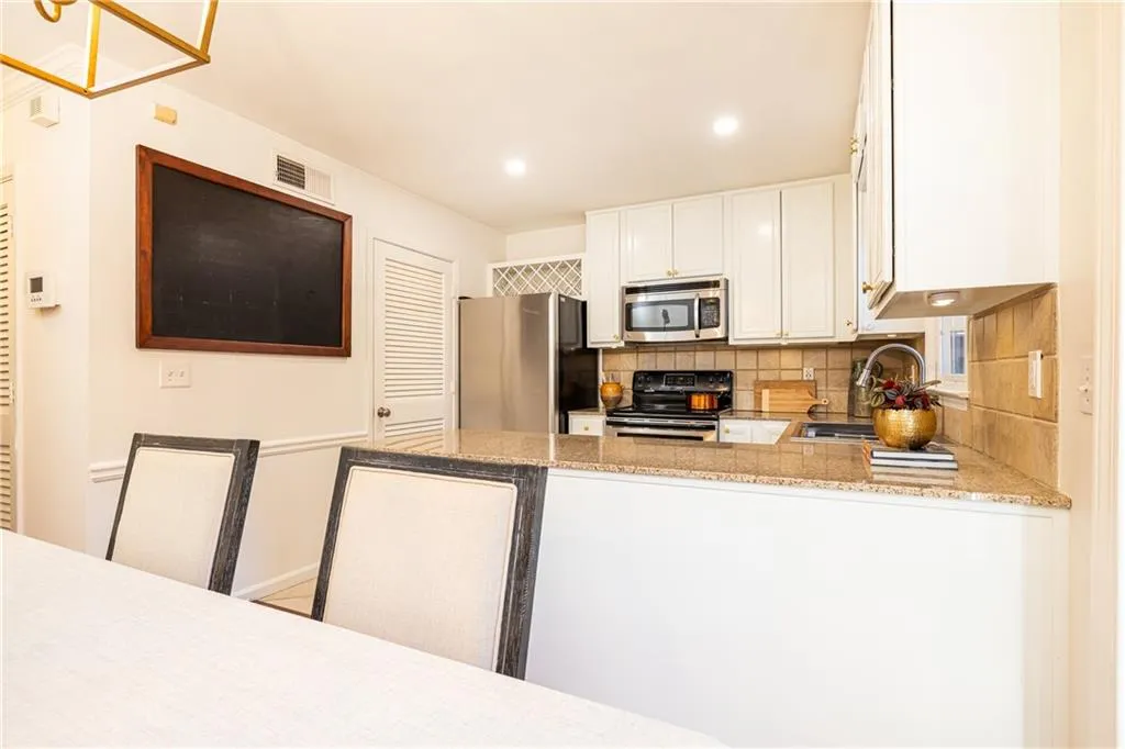 1101 Collier Road Nw Unit I3, Atlanta, Georgia 30318, 2 Bedrooms Bedrooms, 0 ,1 BathroomBathrooms,Residential,For Sale,1101 Collier Road Nw Unit I3,7690678