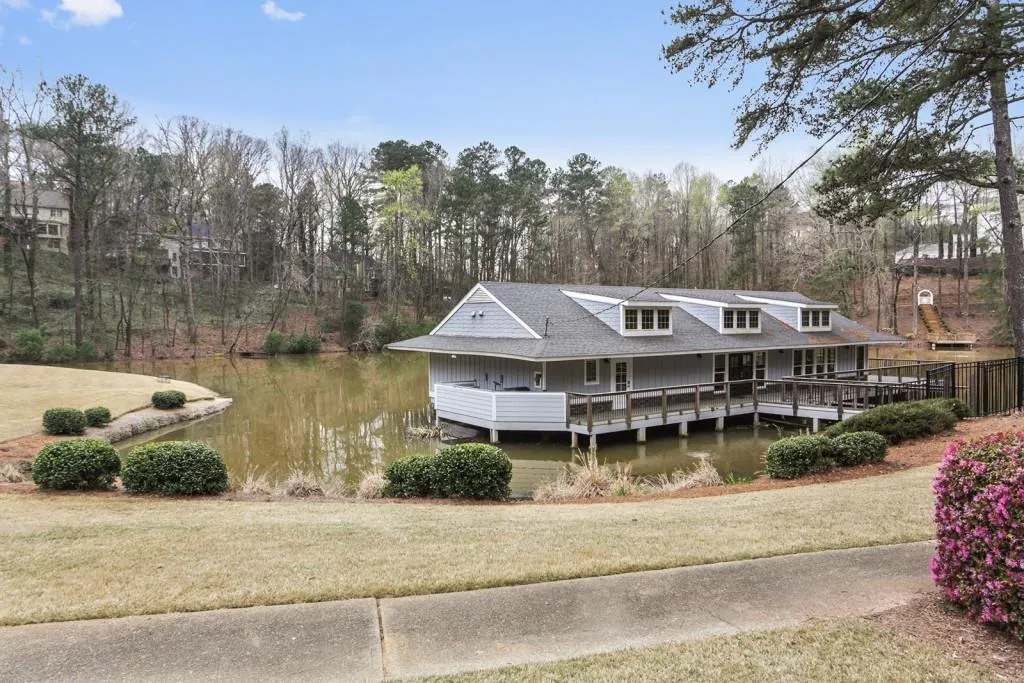 6320 Blackwater Trail, Atlanta, Georgia 30328, 5 Bedrooms Bedrooms, ,2 BathroomsBathrooms,Residential,Sold,6320 Blackwater Trail,6525179