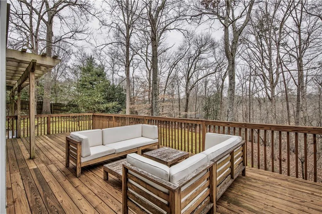 1615 Saddle Ridge Way, Sandy Springs, Georgia 30350, 4 Bedrooms Bedrooms, ,3 BathroomsBathrooms,Residential,Sold,1615 Saddle Ridge Way,7183325