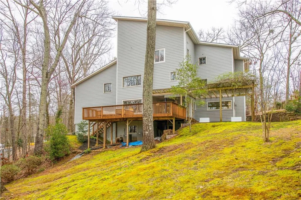 1615 Saddle Ridge Way, Sandy Springs, Georgia 30350, 4 Bedrooms Bedrooms, ,3 BathroomsBathrooms,Residential,Sold,1615 Saddle Ridge Way,7183325