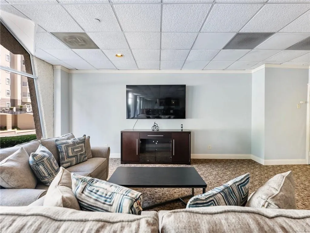 Mezzanine Level - The Hudson Room offers so many options!