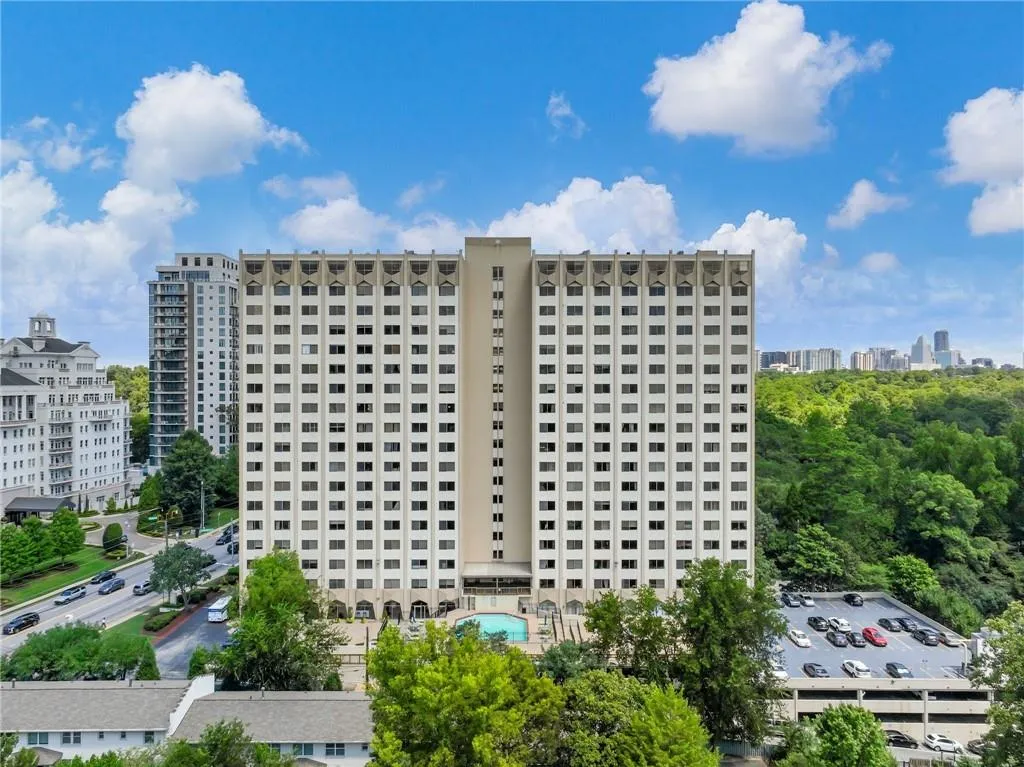 2479 Peachtree Road Ne Unit 407, Atlanta, Georgia 30305, 1 Bedroom Bedrooms, ,1 BathroomBathrooms,Residential,For Sale,2479 Peachtree Road Ne Unit 407,7516570