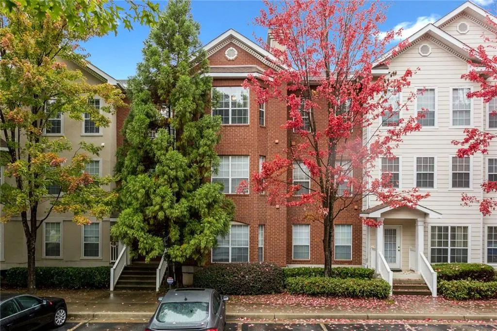 5641 Roswell Road Unit 305, Atlanta, Georgia 30342, 2 Bedrooms Bedrooms, ,2 BathroomsBathrooms,Residential,Sold,5641 Roswell Road Unit 305,6091806