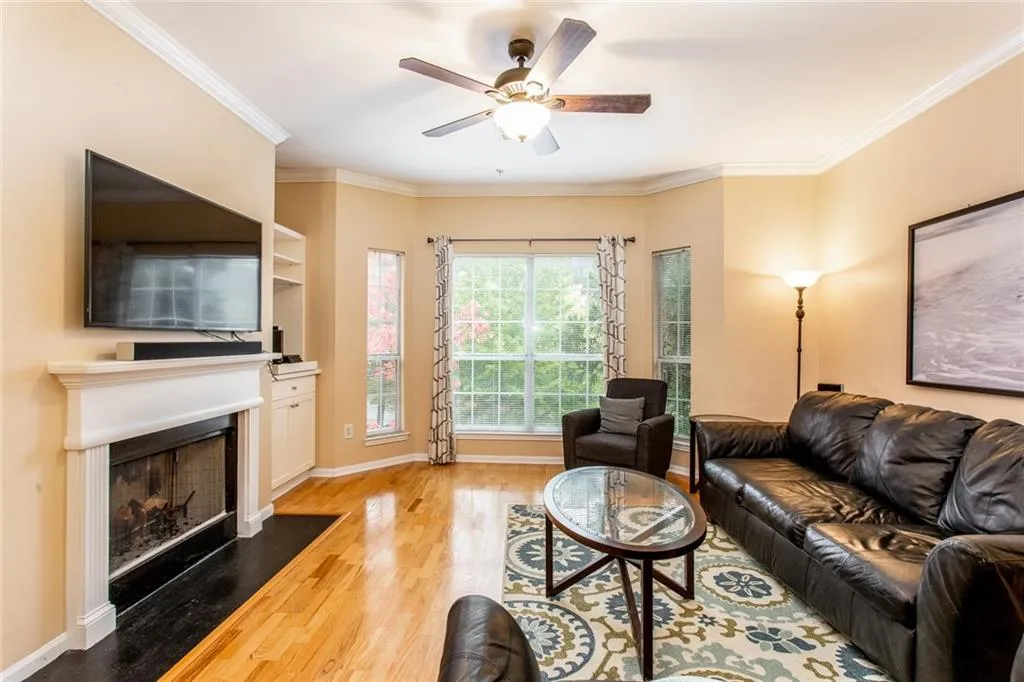 5641 Roswell Road Unit 305, Atlanta, Georgia 30342, 2 Bedrooms Bedrooms, ,2 BathroomsBathrooms,Residential,Sold,5641 Roswell Road Unit 305,6091806