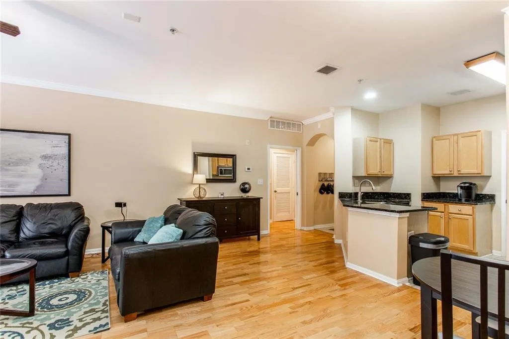 5641 Roswell Road Unit 305, Atlanta, Georgia 30342, 2 Bedrooms Bedrooms, ,2 BathroomsBathrooms,Residential,Sold,5641 Roswell Road Unit 305,6091806
