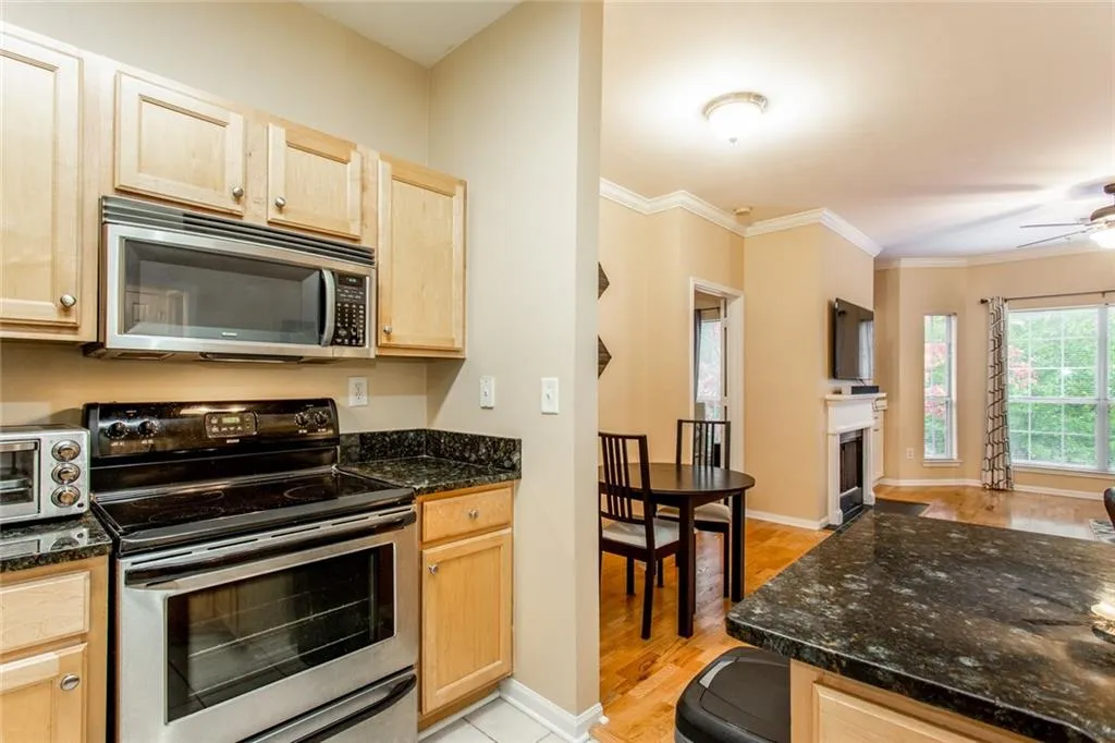 5641 Roswell Road Unit 305, Atlanta, Georgia 30342, 2 Bedrooms Bedrooms, ,2 BathroomsBathrooms,Residential,Sold,5641 Roswell Road Unit 305,6091806