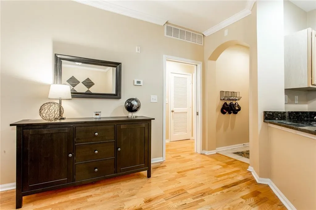 5641 Roswell Road Unit 305, Atlanta, Georgia 30342, 2 Bedrooms Bedrooms, ,2 BathroomsBathrooms,Residential,Sold,5641 Roswell Road Unit 305,6091806