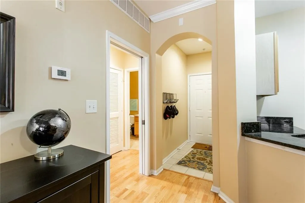 5641 Roswell Road Unit 305, Atlanta, Georgia 30342, 2 Bedrooms Bedrooms, ,2 BathroomsBathrooms,Residential,Sold,5641 Roswell Road Unit 305,6091806