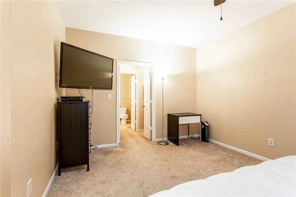 5641 Roswell Road Unit 305, Atlanta, Georgia 30342, 2 Bedrooms Bedrooms, ,2 BathroomsBathrooms,Residential,Sold,5641 Roswell Road Unit 305,6091806