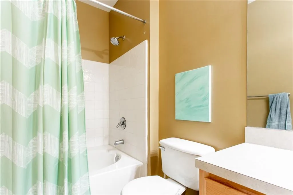 5641 Roswell Road Unit 305, Atlanta, Georgia 30342, 2 Bedrooms Bedrooms, ,2 BathroomsBathrooms,Residential,Sold,5641 Roswell Road Unit 305,6091806