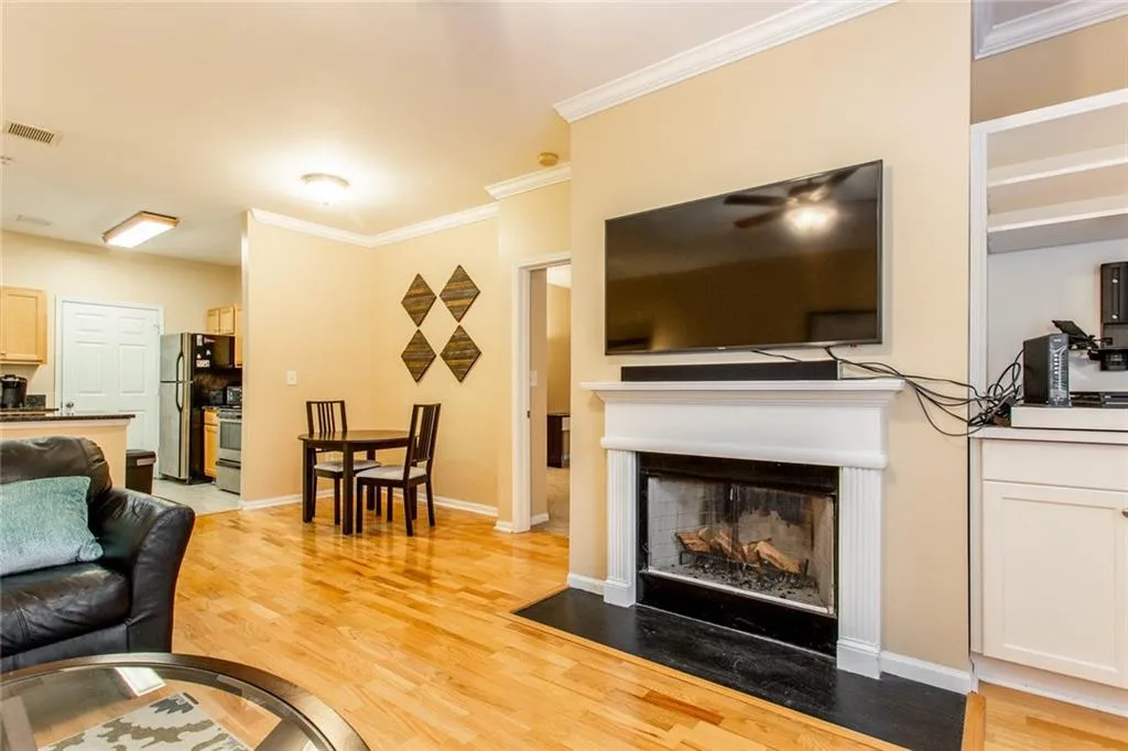 5641 Roswell Road Unit 305, Atlanta, Georgia 30342, 2 Bedrooms Bedrooms, ,2 BathroomsBathrooms,Residential,Sold,5641 Roswell Road Unit 305,6091806