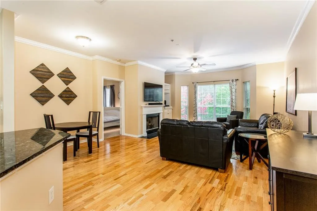 5641 Roswell Road Unit 305, Atlanta, Georgia 30342, 2 Bedrooms Bedrooms, ,2 BathroomsBathrooms,Residential,Sold,5641 Roswell Road Unit 305,6091806
