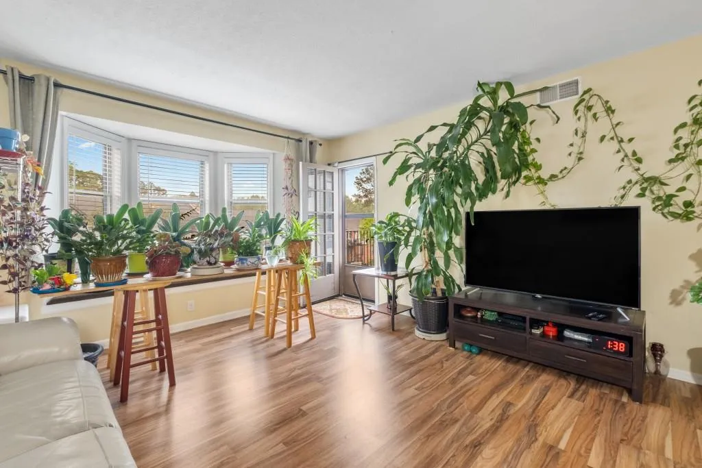 6851 Roswell Road Unit B15, Sandy Springs, Georgia 30328, 3 Bedrooms Bedrooms, ,2 BathroomsBathrooms,Residential,For Sale,6851 Roswell Road Unit B15,7567530