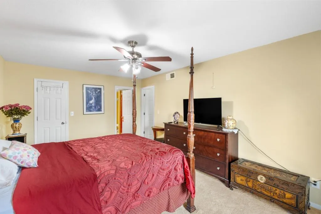 6851 Roswell Road Unit B15, Sandy Springs, Georgia 30328, 3 Bedrooms Bedrooms, ,2 BathroomsBathrooms,Residential,For Sale,6851 Roswell Road Unit B15,7567530