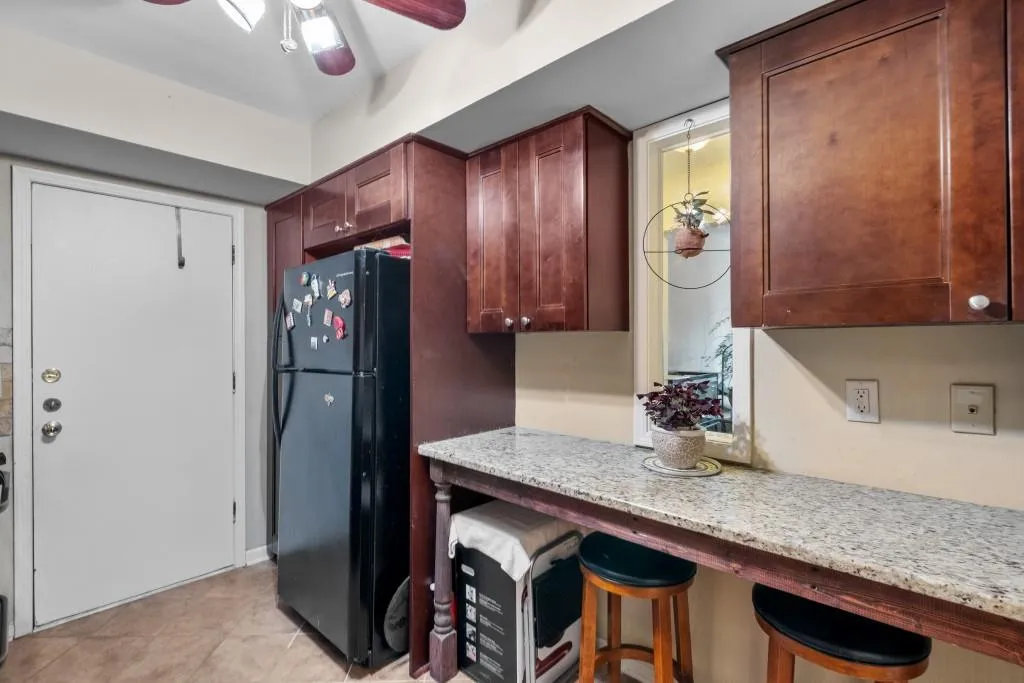 6851 Roswell Road Unit B15, Sandy Springs, Georgia 30328, 3 Bedrooms Bedrooms, ,2 BathroomsBathrooms,Residential,For Sale,6851 Roswell Road Unit B15,7567530