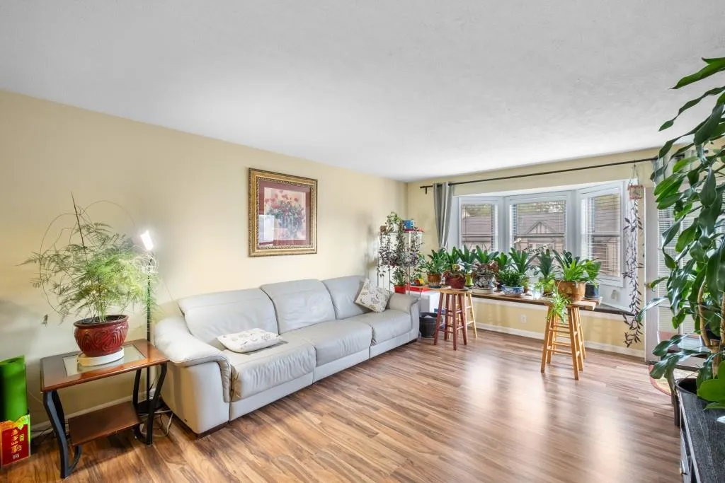 6851 Roswell Road Unit B15, Sandy Springs, Georgia 30328, 3 Bedrooms Bedrooms, ,2 BathroomsBathrooms,Residential,For Sale,6851 Roswell Road Unit B15,7567530