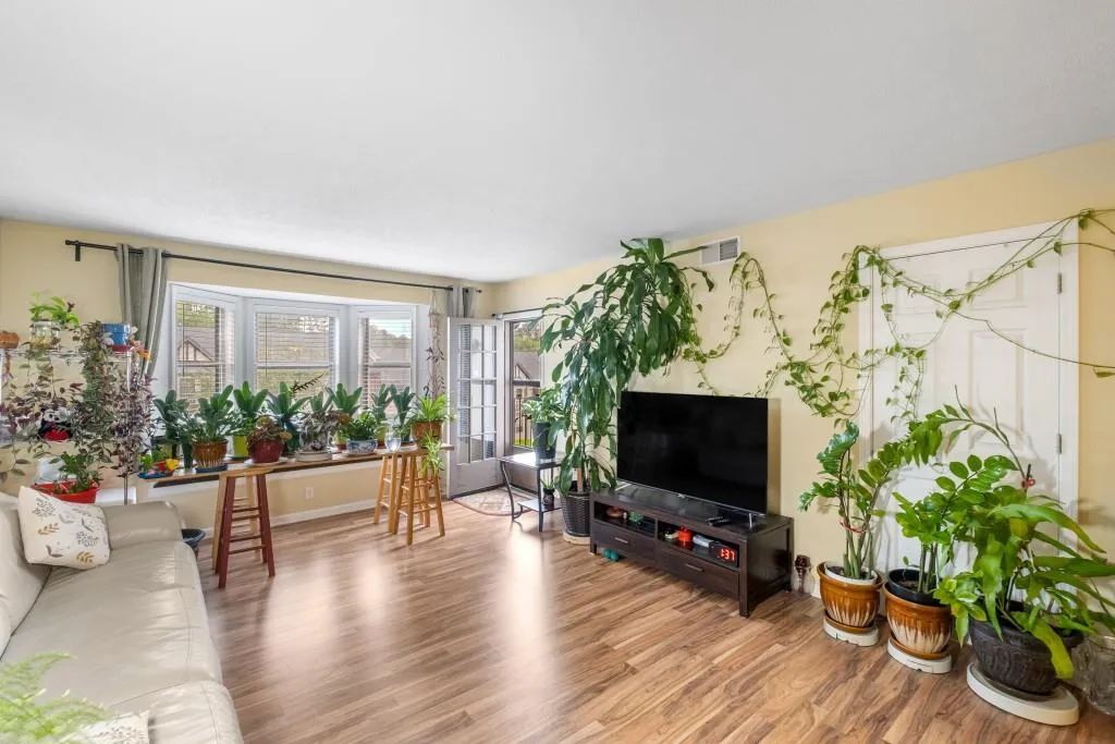 6851 Roswell Road Unit B15, Sandy Springs, Georgia 30328, 3 Bedrooms Bedrooms, ,2 BathroomsBathrooms,Residential,For Sale,6851 Roswell Road Unit B15,7567530