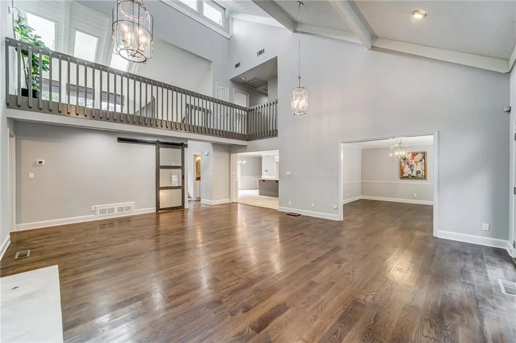 3350 Spalding Drive, Sandy Springs, Georgia 30350, 5 Bedrooms Bedrooms, ,4 BathroomsBathrooms,Residential,Sold,3350 Spalding Drive,6742260