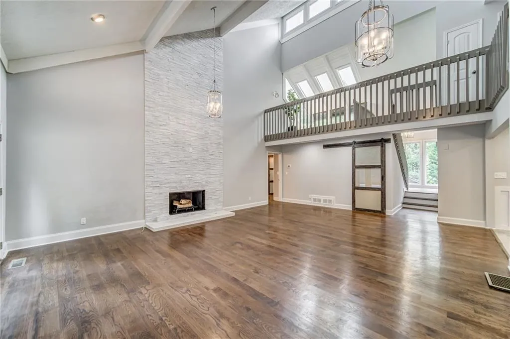 3350 Spalding Drive, Sandy Springs, Georgia 30350, 5 Bedrooms Bedrooms, ,4 BathroomsBathrooms,Residential,Sold,3350 Spalding Drive,6742260