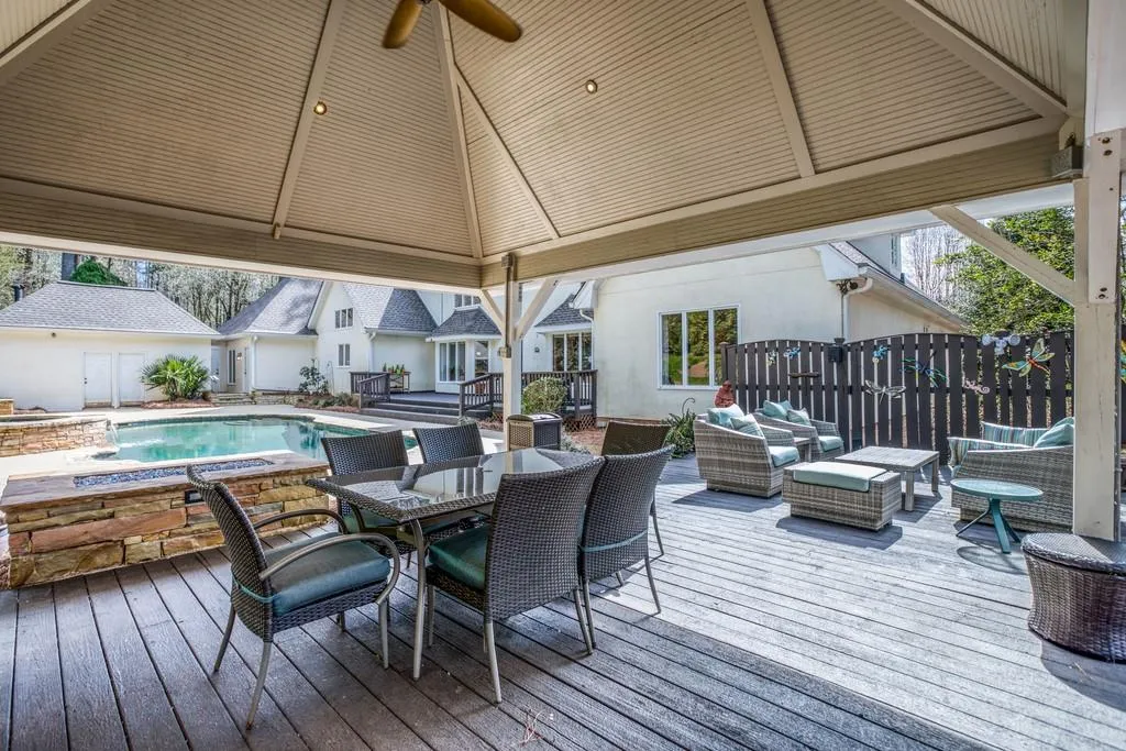 500 Spalding Hills Court, Sandy Springs, Georgia 30350, 6 Bedrooms Bedrooms, ,5 BathroomsBathrooms,Residential,Sold,500 Spalding Hills Court,6511525