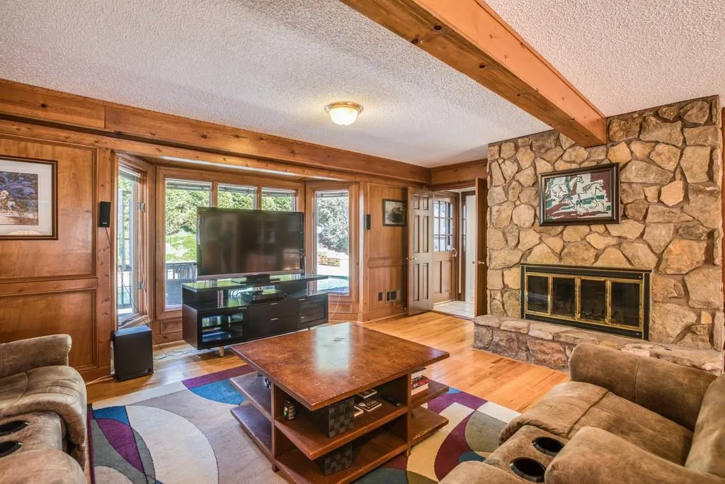 500 Spalding Hills Court, Sandy Springs, Georgia 30350, 6 Bedrooms Bedrooms, ,5 BathroomsBathrooms,Residential,Sold,500 Spalding Hills Court,6511525