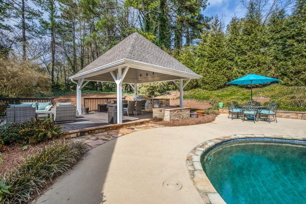 500 Spalding Hills Court, Sandy Springs, Georgia 30350, 6 Bedrooms Bedrooms, ,5 BathroomsBathrooms,Residential,Sold,500 Spalding Hills Court,6511525