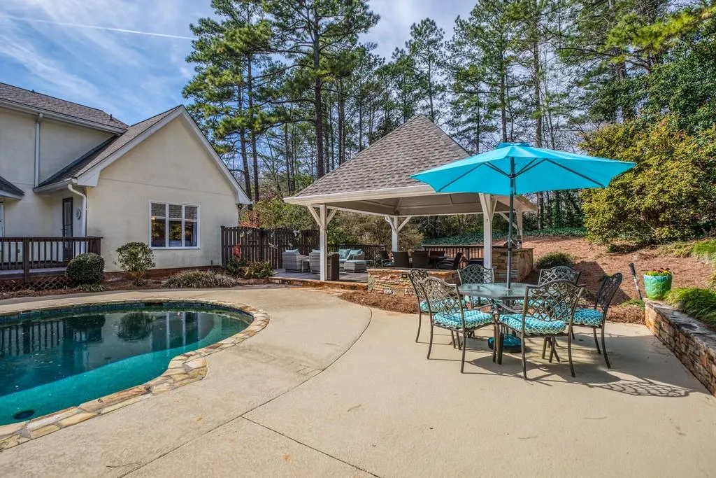 500 Spalding Hills Court, Sandy Springs, Georgia 30350, 6 Bedrooms Bedrooms, ,5 BathroomsBathrooms,Residential,Sold,500 Spalding Hills Court,6511525