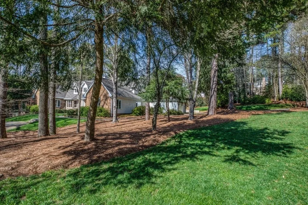 500 Spalding Hills Court, Sandy Springs, Georgia 30350, 6 Bedrooms Bedrooms, ,5 BathroomsBathrooms,Residential,Sold,500 Spalding Hills Court,6511525