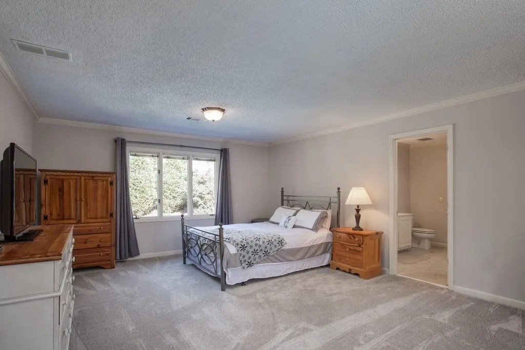 500 Spalding Hills Court, Sandy Springs, Georgia 30350, 6 Bedrooms Bedrooms, ,5 BathroomsBathrooms,Residential,Sold,500 Spalding Hills Court,6511525