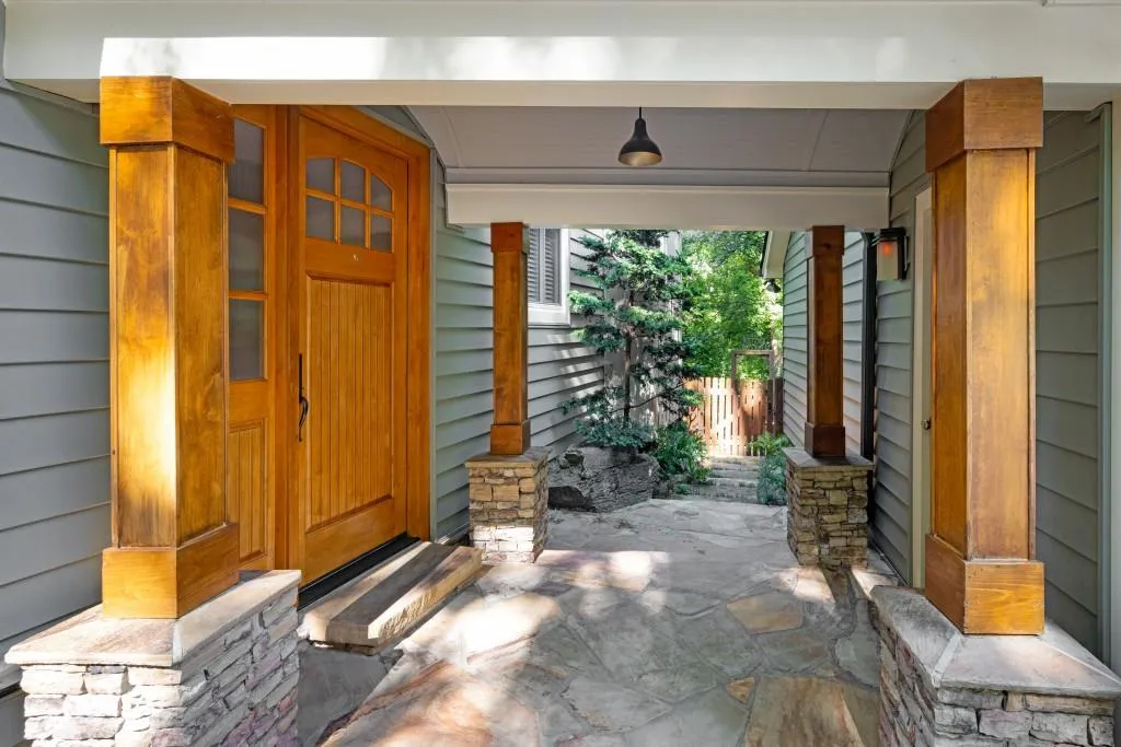 395 W Spalding Drive, Atlanta, Georgia 30328, 3 Bedrooms Bedrooms, ,2 BathroomsBathrooms,Residential,Sold,395 W Spalding Drive,7446302