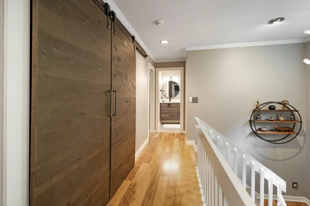 395 W Spalding Drive, Atlanta, Georgia 30328, 3 Bedrooms Bedrooms, ,2 BathroomsBathrooms,Residential,Sold,395 W Spalding Drive,7446302